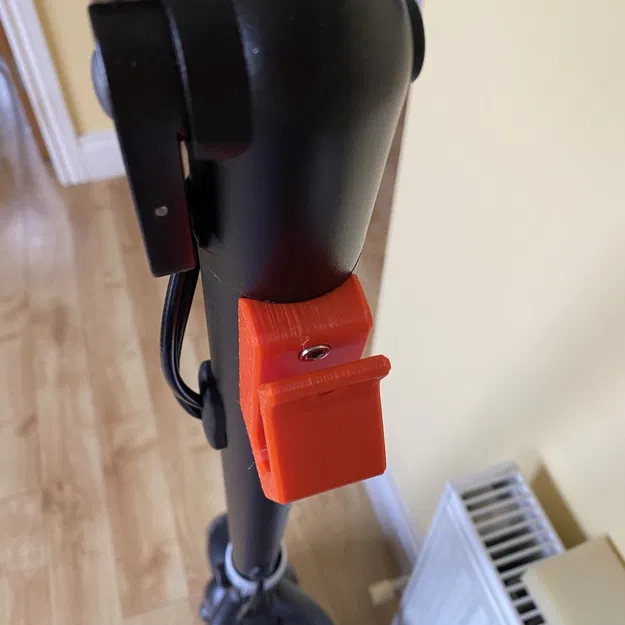 Móc treo đồ cho xe Navee N65 - Image 1