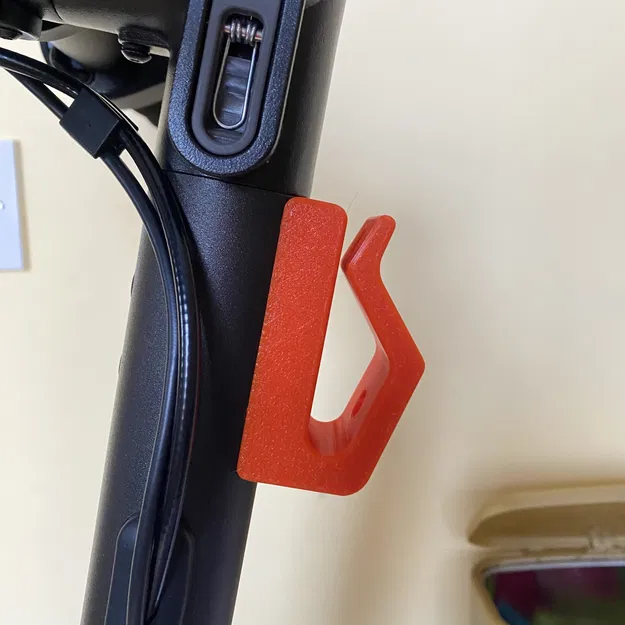 Móc treo đồ cho xe Navee N65 - Image 3