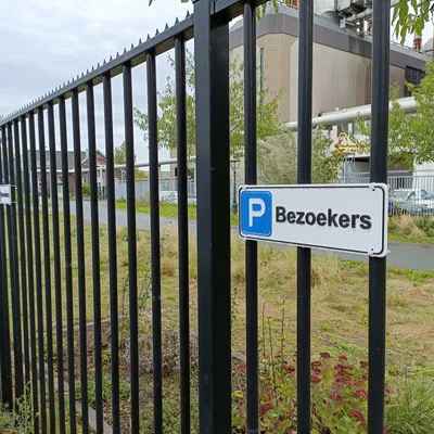 Bảng Chỉ Dẫn Đỗ Xe Cho Khách (In Đa Vật Liệu)