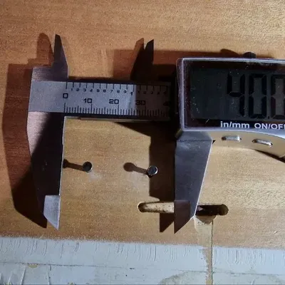 Chặn Cửa Tủ Quần Áo