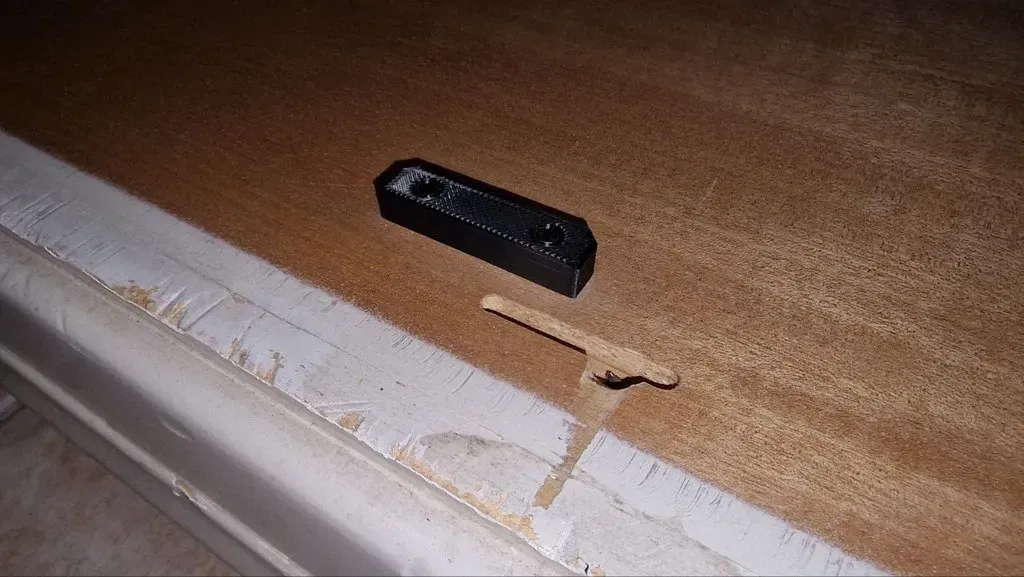 Chặn Cửa Tủ Quần Áo - Image 8