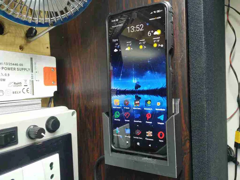 Chân đế treo tường cho điện thoại thông minh có sạc USB và dữ liệu - Image 1