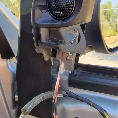 Vòng Gắn Loa Tweeter Ford Focus Mk2 HERTZ - ALPINE