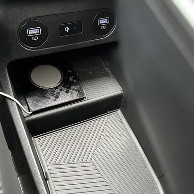 IONIQ 5 MagSafe Mount - Thay thế bệ trung tâm