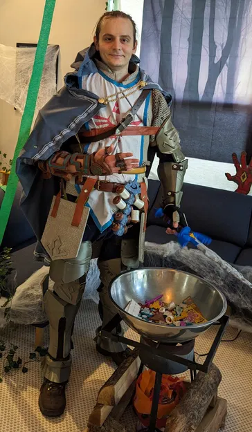 Tears of the Kingdom Haloween Costume with Ultrahand - Image 1