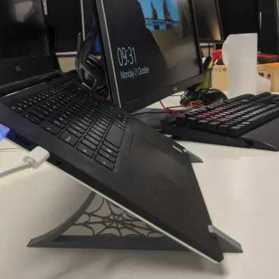 Kệ laptop tối giản