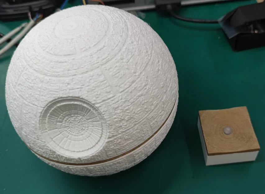Đèn bàn Ngôi sao Chết Starwars - Image 1