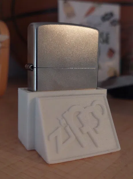 Chân Đế Zippo Đơn Giản Có Logo - Image 1