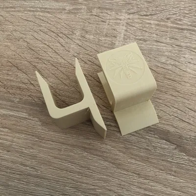 Giá đỡ mũ treo tường