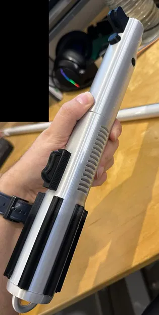 Thanh kiếm ánh sáng giống của Anakin - Image 3