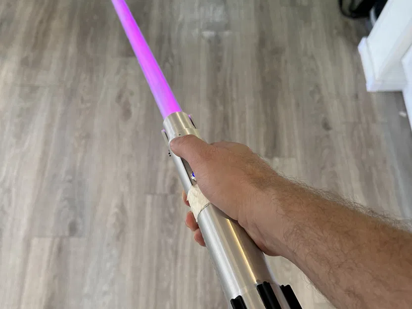 Thanh kiếm ánh sáng giống của Anakin - Image 6