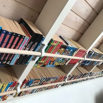 Bookshelves without holes and drills and screws