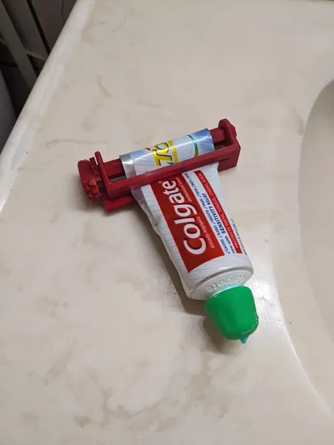 Dụng cụ nặn kem đánh răng xoay được rts9 - Image 1