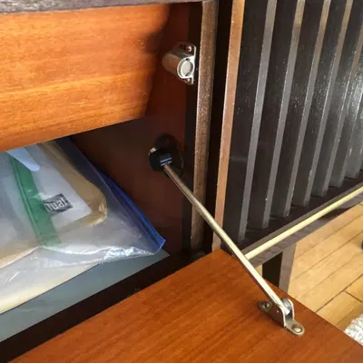 Grundig radio door support stop