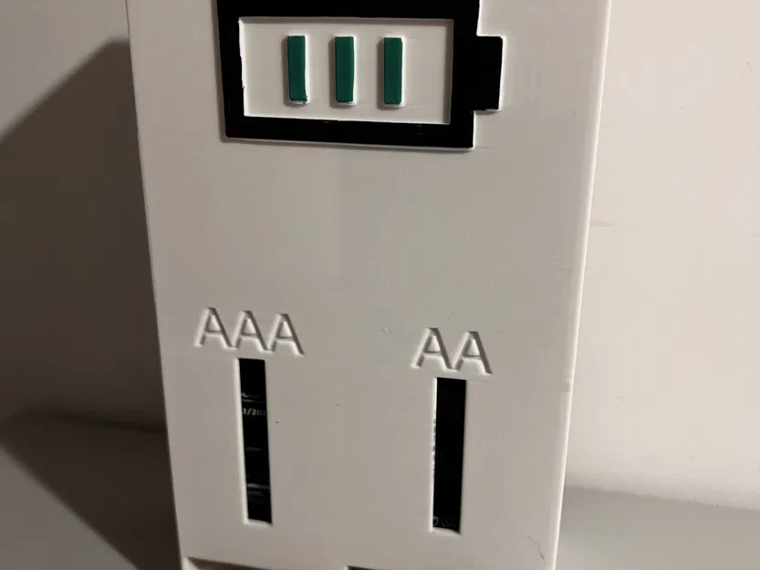 Hộp Đựng Pin Lớn Có Đèn Báo Sạc - Image 1