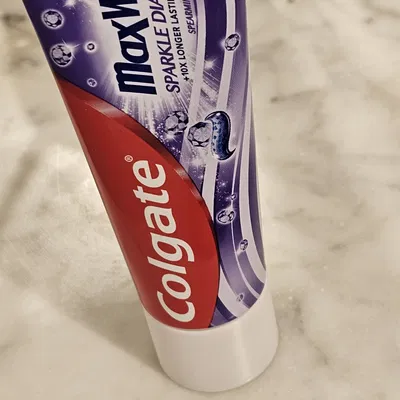 Kệ Đựng Tuýp Kem Đánh Răng Colgate