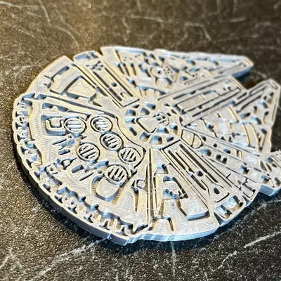 Đế Lót Ly Millennium Falcon