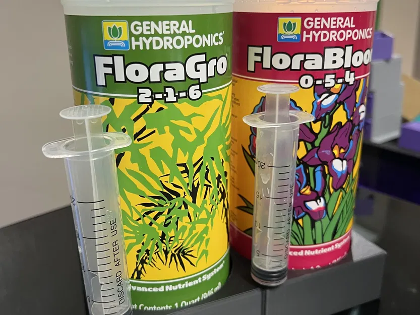 Giá Đỡ Dinh Dưỡng General Hydroponics Flora Trio+CalMag và Xi-lanh - Image 1