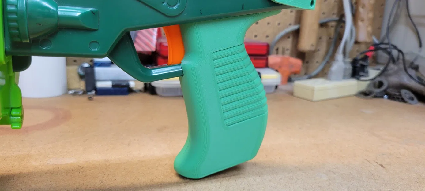 Báng Súng Phía Sau Buzz Bee Torrent - Image 1