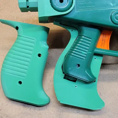 Báng Súng Phía Sau Buzz Bee Torrent