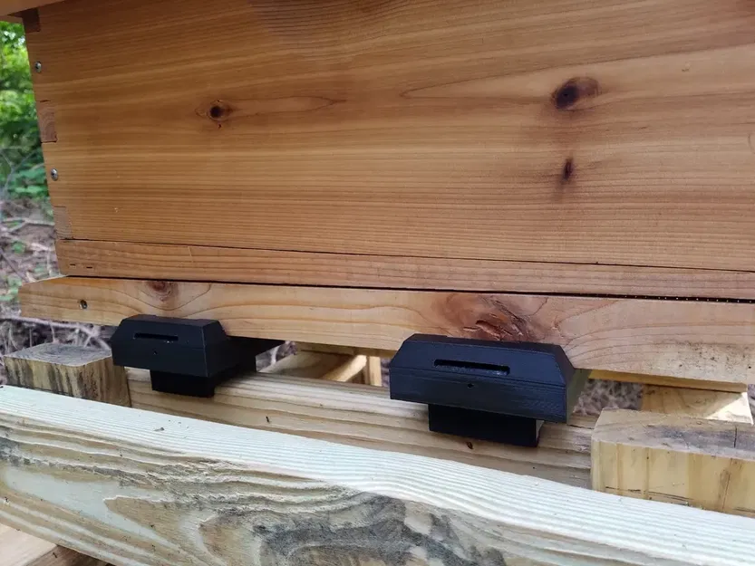 Rào Chắn Kiến Cho Thùng Ong - Image 1