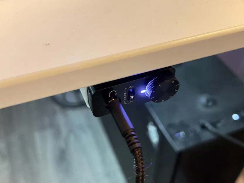 Đế Gắn DAC Fiio E10 Olympus Dưới Bàn - Image 1