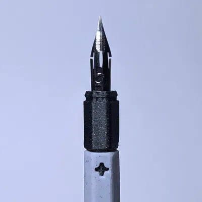 The Flatliner - Giá Đỡ Ngòi Vẽ Tranh Biếm Họa