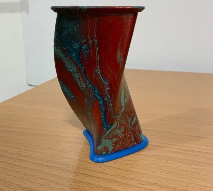 Hũ Xoắn Ảo Ảnh - Cái Hũ Đựng Đồ Độc Đáo - Image 1