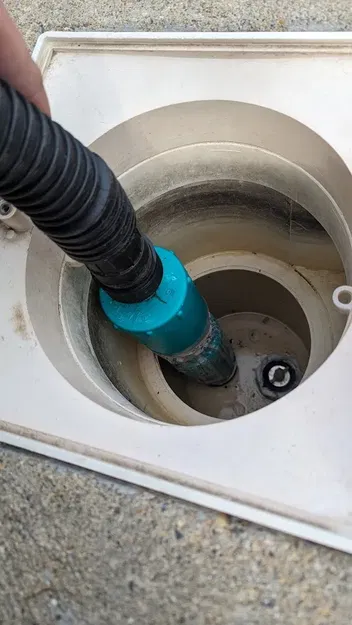 Bộ Chuyển Đổi Máy Hút Bụi Rigid Cho Hồ Bơi - Image 1