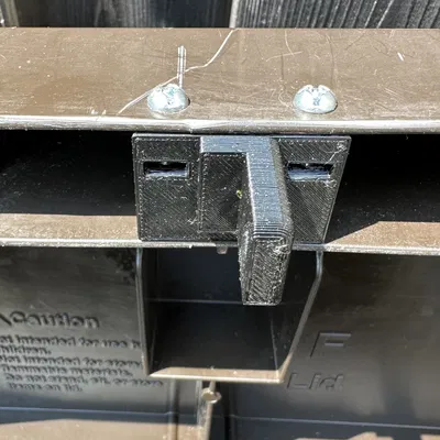 Chốt Khóa Thùng Vườn Suncast