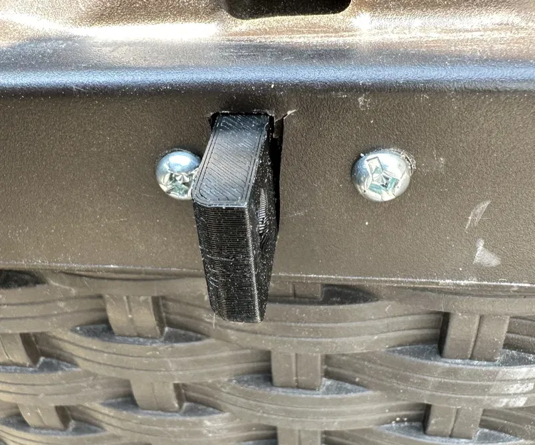 Chốt Khóa Thùng Vườn Suncast - Image 4