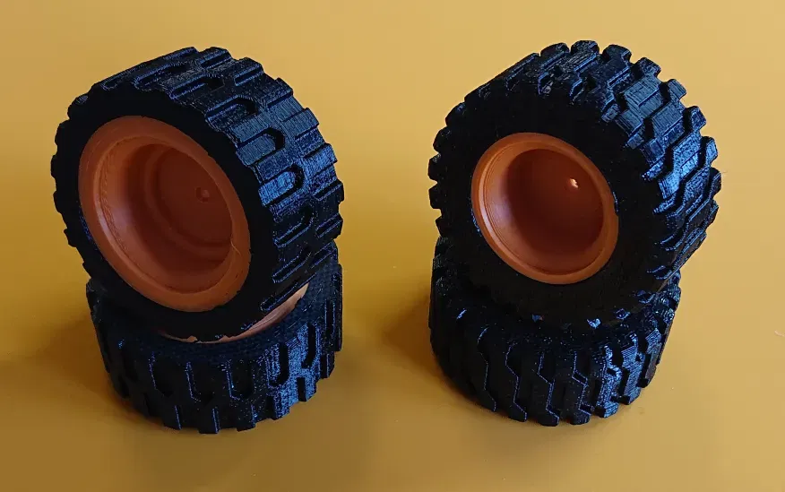 V2.0 Xe Lu Trôi 3D In Dẻo Lốp & Mâm Xe Cải Tiến - Image 1