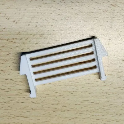 Dacia Logan - Giá đỡ nước hoa