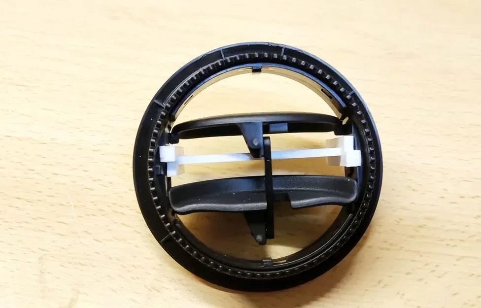 Dacia Logan - Giá đỡ nước hoa - Image 7