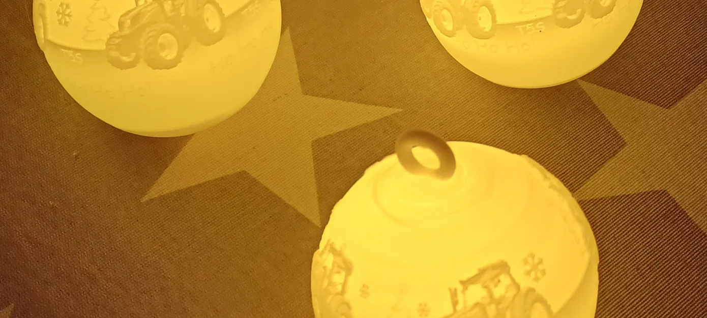 Quả Cầu Thông Giáng Sinh - Máy Cày - Nông Dân - Có Đèn - Image 4