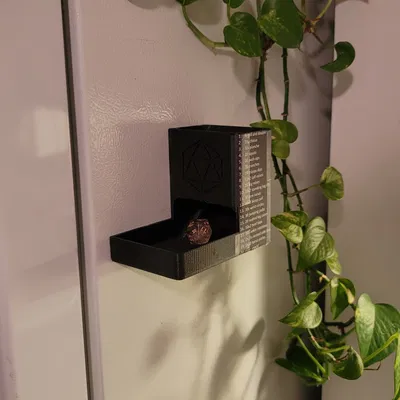 Dụng cụ lắc xí ngầu dán tủ lạnh