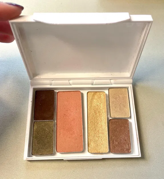 Flat Hinged Eyeshadow Box With Snap Closure - Image 2