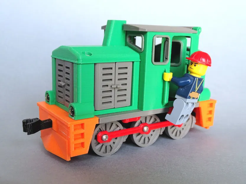 Small shunting locomotive with working brakes - Image 1