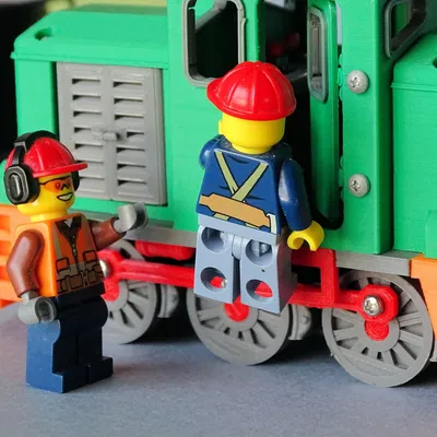 Small shunting locomotive with working brakes