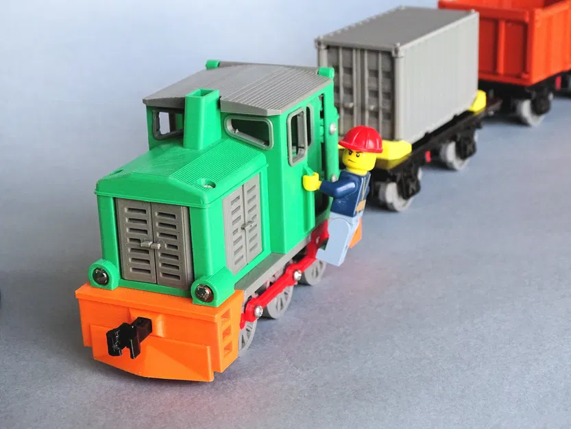Small shunting locomotive with working brakes - Image 3
