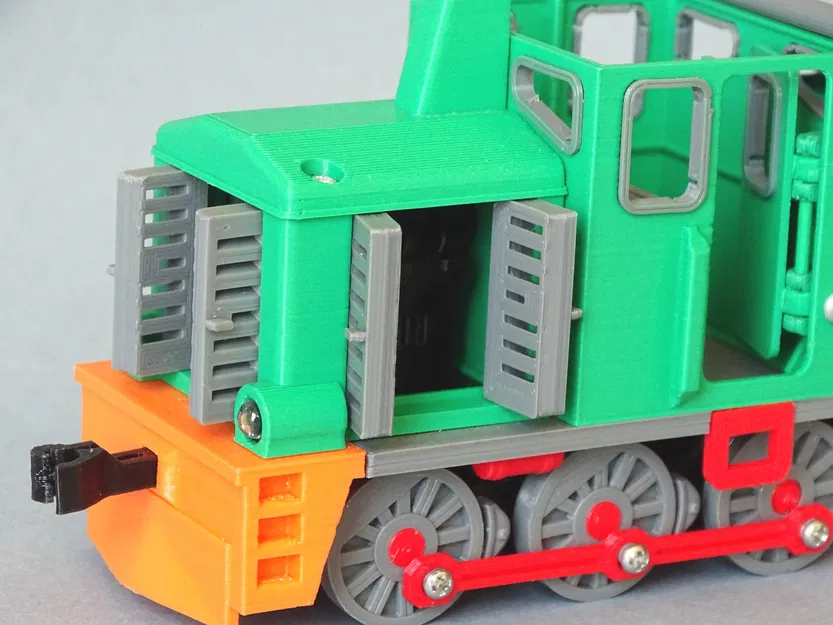 Small shunting locomotive with working brakes - Image 4