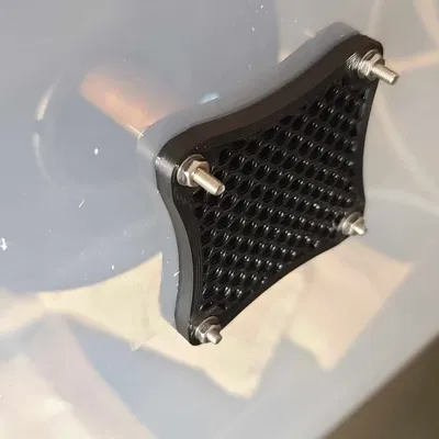 Chân đế giữ cuộn chỉ đơn giản