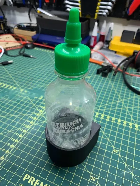 Kệ Treo Tường Để Chai 57mm - Vừa Chai Sriracha - Image 4