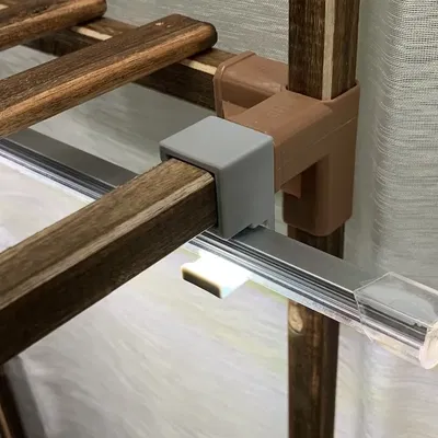 Móc Treo Đèn Trồng Cây Cho Kệ Cây