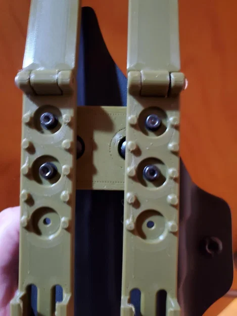 Mussy Molle clips to Vedder holster - Image 3