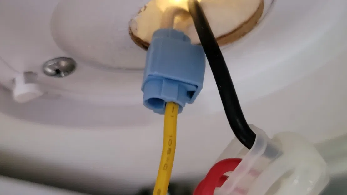 Nắp Che Dây Báo Khói Cho RV - Image 5