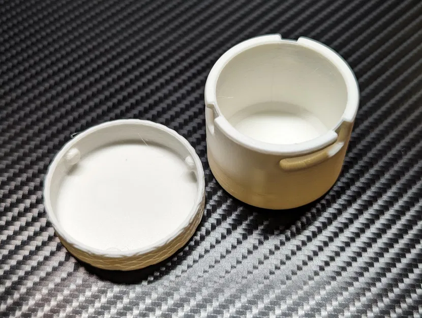 Hộp đựng thuốc nhỏ có khóa lưỡi lê / Small pillbox with bayonet lock - Image 2