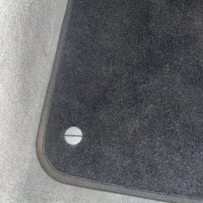 Chốt Giữ Thảm Xoắn