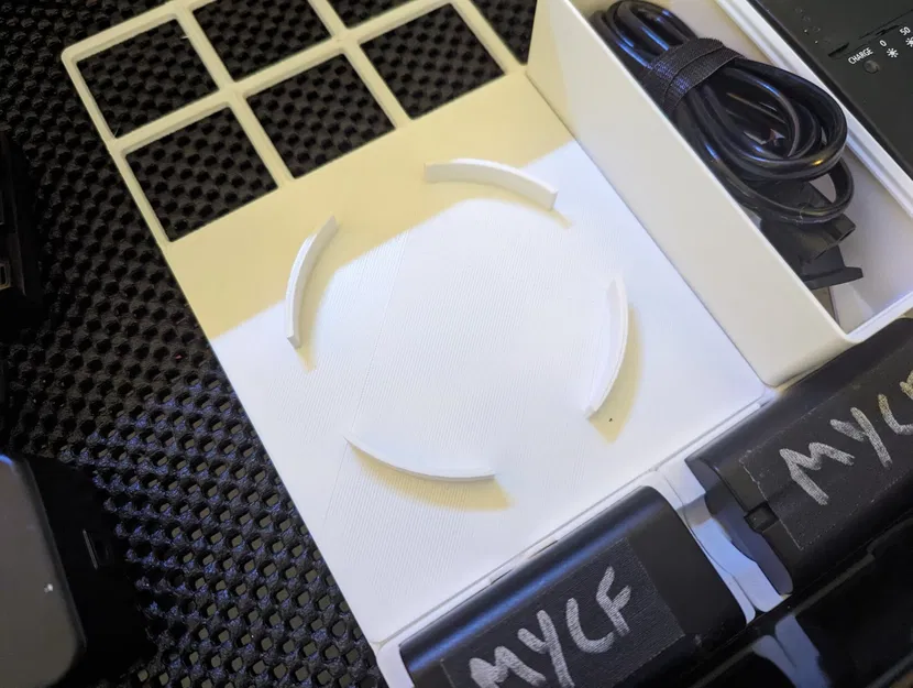 Đế Sạc Newmowa NP-F550 - Gridfinity - Image 2