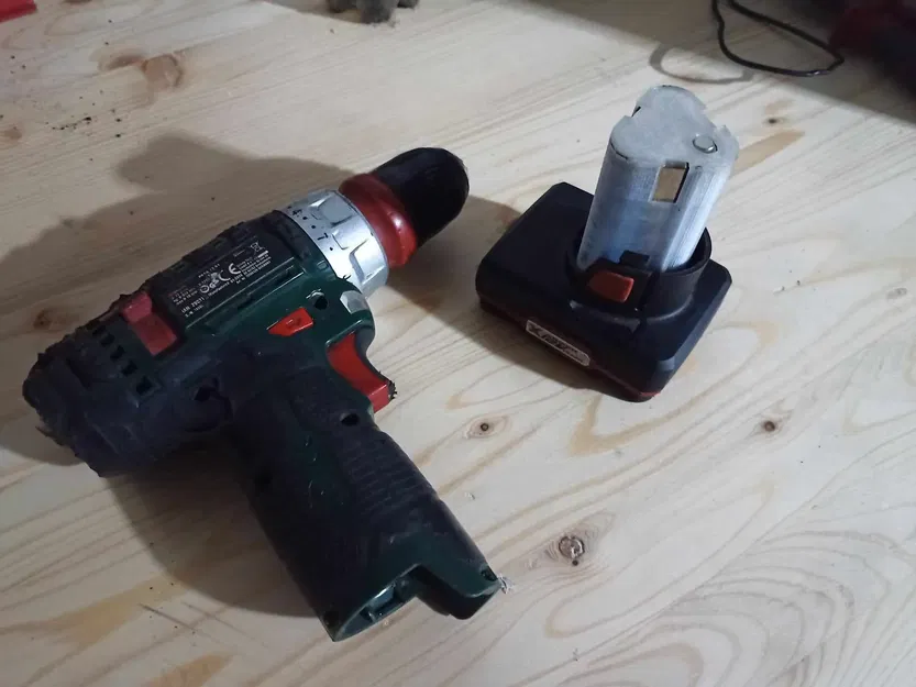 Hộp đựng pin Parkside 12 B3 (4 Ah) cho PBSA 12 B1 - Image 1